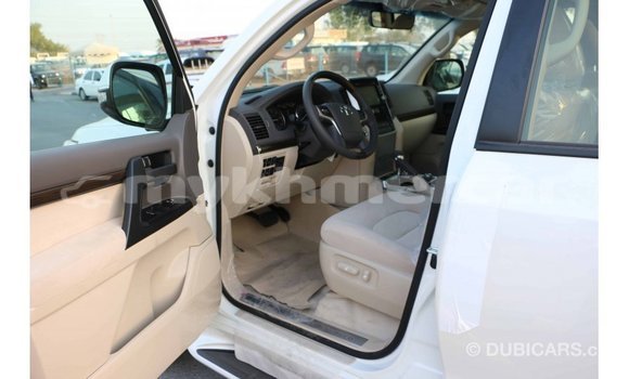 Buy Import Toyota Land Cruiser White Car in Import - Dubai in Kampot Province Buy Import Toyota Land Cruiser White Car in Import - Dubai in Kampot Province