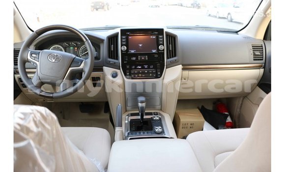 Buy Import Toyota Land Cruiser White Car in Import - Dubai in Kampot Province Buy Import Toyota Land Cruiser White Car in Import - Dubai in Kampot Province