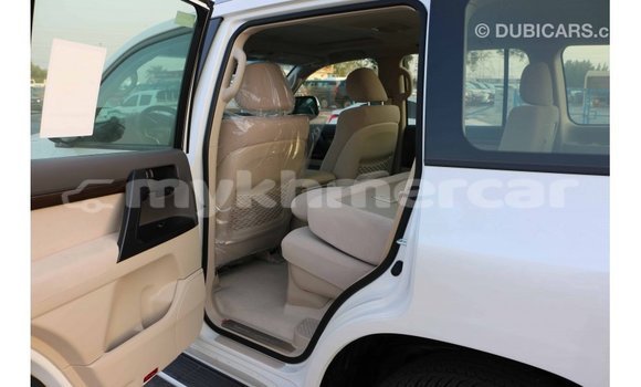 Buy Import Toyota Land Cruiser White Car in Import - Dubai in Kampot Province Buy Import Toyota Land Cruiser White Car in Import - Dubai in Kampot Province