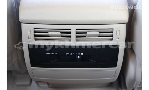 Buy Import Toyota Land Cruiser White Car in Import - Dubai in Kampot Province Buy Import Toyota Land Cruiser White Car in Import - Dubai in Kampot Province