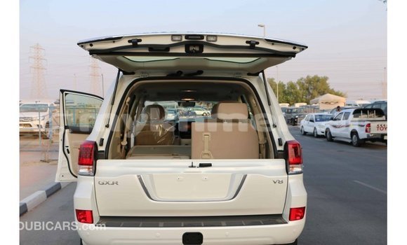 Buy Import Toyota Land Cruiser White Car in Import - Dubai in Kampot Province Buy Import Toyota Land Cruiser White Car in Import - Dubai in Kampot Province