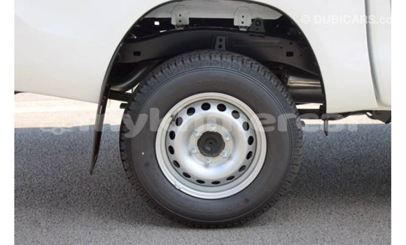 Acheter Import Voiture Toyota Hilux Blanc à Import - Dubai, Kampot Province Acheter Import Voiture Toyota Hilux Blanc à Import - Dubai, Kampot Province