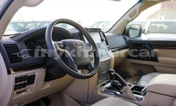 Buy Import Toyota Land Cruiser White Car in Import - Dubai in Kampot Province Buy Import Toyota Land Cruiser White Car in Import - Dubai in Kampot Province