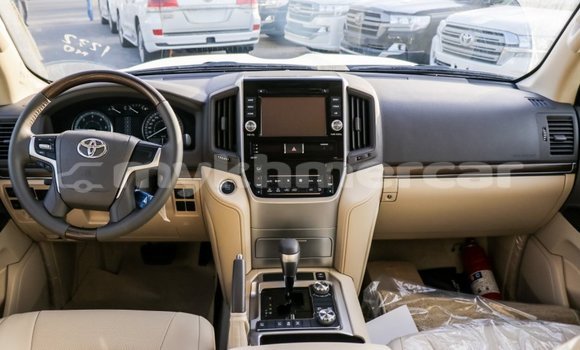 Buy Import Toyota Land Cruiser White Car in Import - Dubai in Kampot Province Buy Import Toyota Land Cruiser White Car in Import - Dubai in Kampot Province