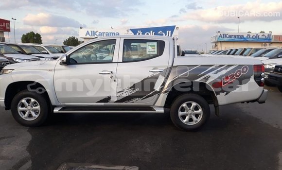 Buy Import Mitsubishi L200 White Car in Import - Dubai in Kampot Province Buy Import Mitsubishi L200 White Car in Import - Dubai in Kampot Province