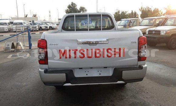 Buy Import Mitsubishi L200 White Car in Import - Dubai in Kampot Province Buy Import Mitsubishi L200 White Car in Import - Dubai in Kampot Province