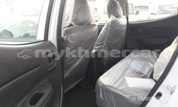 Acheter Import Voiture Mitsubishi L200 Blanc à Import - Dubai, Kampot Province Acheter Import Voiture Mitsubishi L200 Blanc à Import - Dubai, Kampot Province