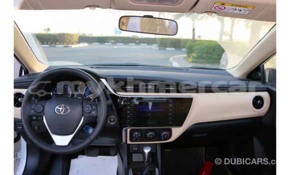 Acheter Import Voiture Toyota Corolla Blanc à Import - Dubai, Kampot Province Acheter Import Voiture Toyota Corolla Blanc à Import - Dubai, Kampot Province