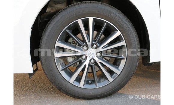 Acheter Import Voiture Toyota Corolla Blanc à Import - Dubai, Kampot Province Acheter Import Voiture Toyota Corolla Blanc à Import - Dubai, Kampot Province