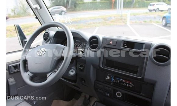 Buy Import Toyota Land Cruiser White Car in Import - Dubai in Kampot Province Buy Import Toyota Land Cruiser White Car in Import - Dubai in Kampot Province