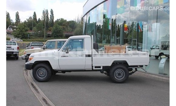Buy Import Toyota Land Cruiser White Car in Import - Dubai in Kampot Province Buy Import Toyota Land Cruiser White Car in Import - Dubai in Kampot Province