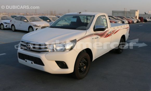 Acheter Import Voiture Toyota Hilux Blanc à Import - Dubai, Kampot Province Acheter Import Voiture Toyota Hilux Blanc à Import - Dubai, Kampot Province