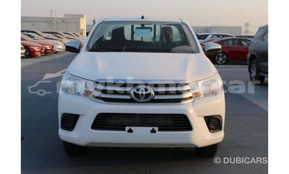 Acheter Import Voiture Toyota Hilux Blanc à Import - Dubai, Kampot Province Acheter Import Voiture Toyota Hilux Blanc à Import - Dubai, Kampot Province