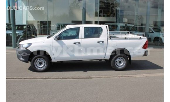 Acheter Import Voiture Toyota Hilux Blanc à Import - Dubai, Kampot Province Acheter Import Voiture Toyota Hilux Blanc à Import - Dubai, Kampot Province