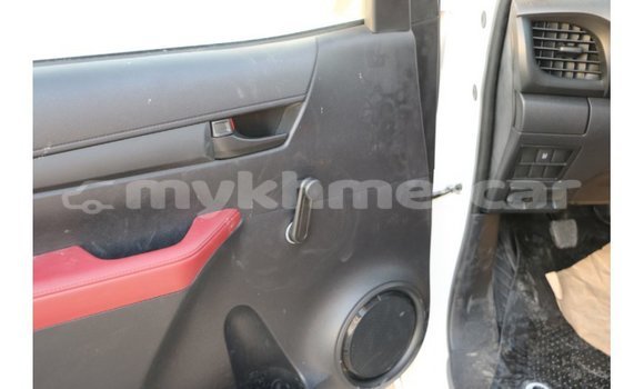 Acheter Import Voiture Toyota Hilux Blanc à Import - Dubai, Kampot Province Acheter Import Voiture Toyota Hilux Blanc à Import - Dubai, Kampot Province