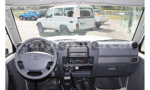Buy Import Toyota Land Cruiser White Car in Import - Dubai in Kampot Province Buy Import Toyota Land Cruiser White Car in Import - Dubai in Kampot Province