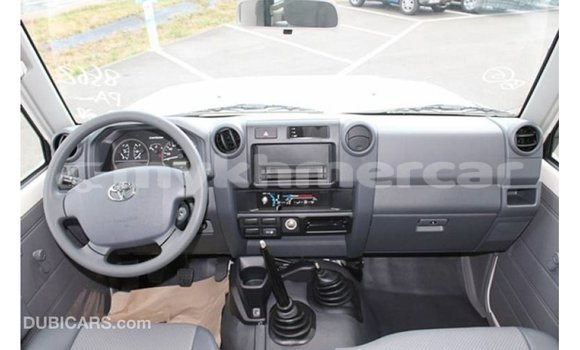 Buy Import Toyota Land Cruiser White Car in Import - Dubai in Kampot Province Buy Import Toyota Land Cruiser White Car in Import - Dubai in Kampot Province