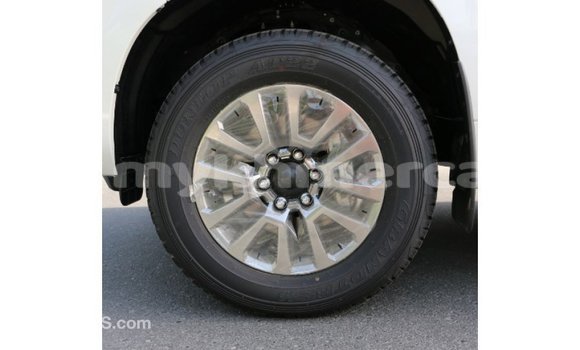 Acheter Import Voiture Toyota Prado Blanc à Import - Dubai, Kampot Province Acheter Import Voiture Toyota Prado Blanc à Import - Dubai, Kampot Province