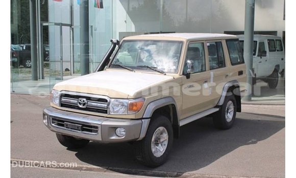 Acheter Import Voiture Toyota Land Cruiser Beige à Import - Dubai, Kampot Province Acheter Import Voiture Toyota Land Cruiser Beige à Import - Dubai, Kampot Province