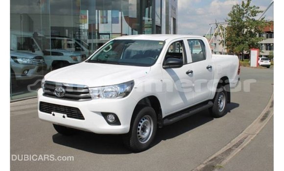 Acheter Import Voiture Toyota Hilux Blanc à Import - Dubai, Kampot Province Acheter Import Voiture Toyota Hilux Blanc à Import - Dubai, Kampot Province