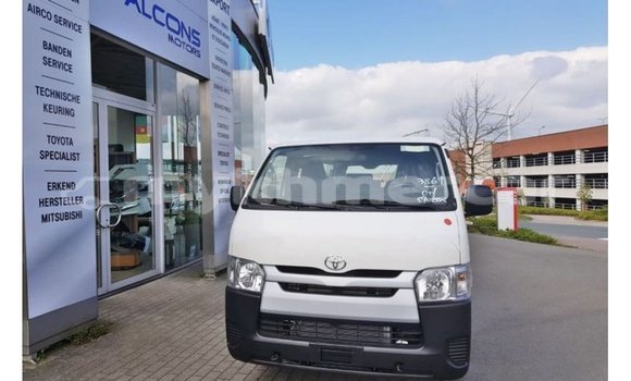 Buy Import Toyota Hiace White Car in Import - Dubai in Kampot Province Buy Import Toyota Hiace White Car in Import - Dubai in Kampot Province