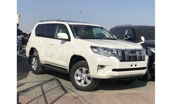 Acheter Import Voiture Toyota Prado Blanc à Import - Dubai, Kampot Province Acheter Import Voiture Toyota Prado Blanc à Import - Dubai, Kampot Province