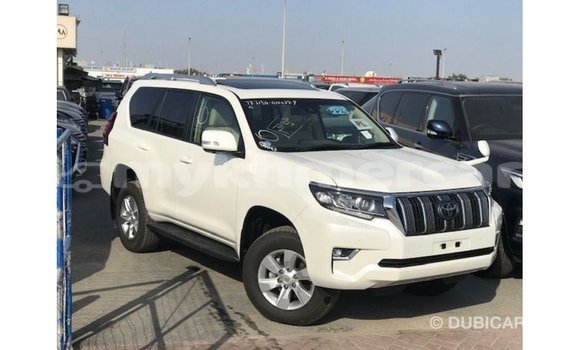 Acheter Import Voiture Toyota Prado Blanc à Import - Dubai, Kampot Province Acheter Import Voiture Toyota Prado Blanc à Import - Dubai, Kampot Province