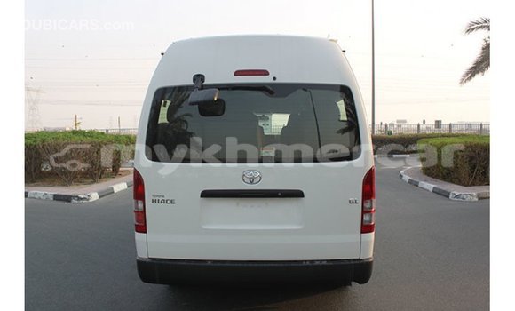 Acheter Import Voiture Toyota Hiace Blanc à Import - Dubai, Kampot Province Acheter Import Voiture Toyota Hiace Blanc à Import - Dubai, Kampot Province