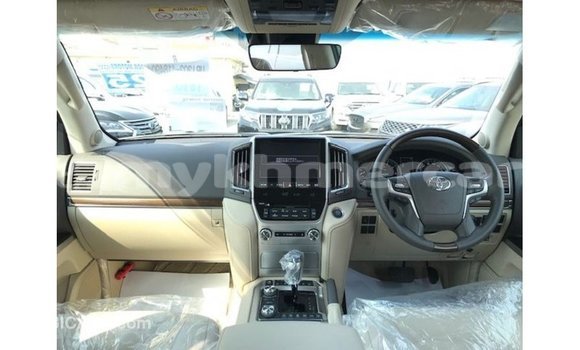 ទិញ នាំចូល Toyota Land Cruiser White ឡាន} ក្នុង Import - Dubai ក្នុង Kampot Province ទិញ នាំចូល Toyota Land Cruiser White ឡាន} ក្នុង Import - Dubai ក្នុង Kampot Province