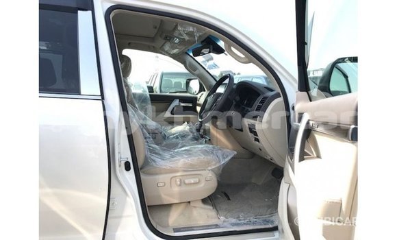 ទិញ នាំចូល Toyota Land Cruiser White ឡាន} ក្នុង Import - Dubai ក្នុង Kampot Province ទិញ នាំចូល Toyota Land Cruiser White ឡាន} ក្នុង Import - Dubai ក្នុង Kampot Province