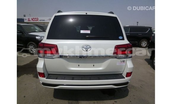 Buy Import Toyota Land Cruiser White Car in Import - Dubai in Kampot Province Buy Import Toyota Land Cruiser White Car in Import - Dubai in Kampot Province