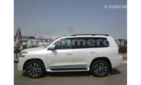 Buy Import Toyota Land Cruiser White Car in Import - Dubai in Kampot Province Buy Import Toyota Land Cruiser White Car in Import - Dubai in Kampot Province