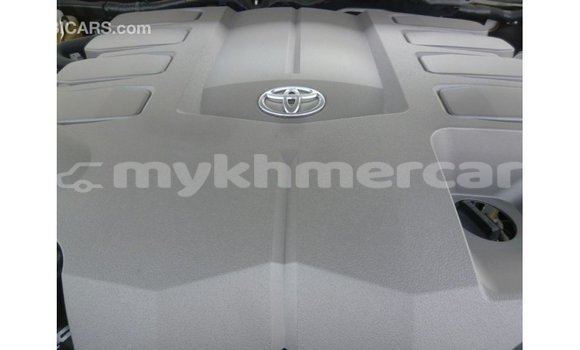 Buy Import Toyota Land Cruiser White Car in Import - Dubai in Kampot Province Buy Import Toyota Land Cruiser White Car in Import - Dubai in Kampot Province