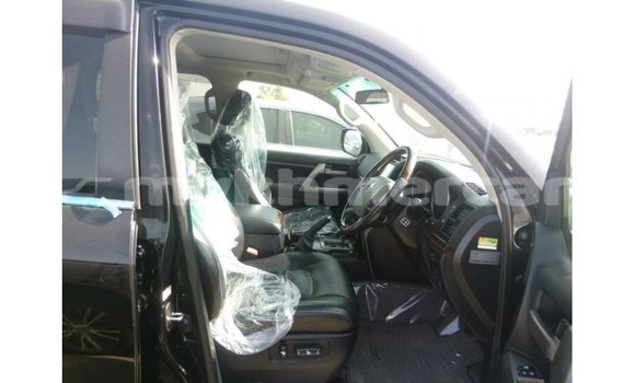 Acheter Import Voiture Toyota Land Cruiser Noir à Import - Dubai, Kampot Province Acheter Import Voiture Toyota Land Cruiser Noir à Import - Dubai, Kampot Province