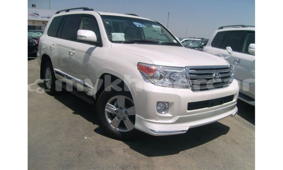 ទិញ នាំចូល Toyota Land Cruiser White ឡាន} ក្នុង Import - Dubai ក្នុង Kampot Province ទិញ នាំចូល Toyota Land Cruiser White ឡាន} ក្នុង Import - Dubai ក្នុង Kampot Province