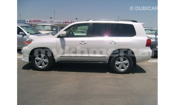 ទិញ នាំចូល Toyota Land Cruiser White ឡាន} ក្នុង Import - Dubai ក្នុង Kampot Province ទិញ នាំចូល Toyota Land Cruiser White ឡាន} ក្នុង Import - Dubai ក្នុង Kampot Province