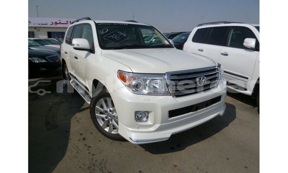 Buy Import Toyota Land Cruiser White Car in Import - Dubai in Kampot Province Buy Import Toyota Land Cruiser White Car in Import - Dubai in Kampot Province