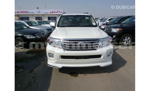Buy Import Toyota Land Cruiser White Car in Import - Dubai in Kampot Province Buy Import Toyota Land Cruiser White Car in Import - Dubai in Kampot Province