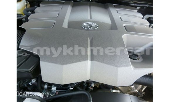 Buy Import Toyota Land Cruiser White Car in Import - Dubai in Kampot Province Buy Import Toyota Land Cruiser White Car in Import - Dubai in Kampot Province