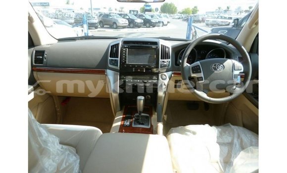 ទិញ នាំចូល Toyota Land Cruiser White ឡាន} ក្នុង Import - Dubai ក្នុង Kampot Province ទិញ នាំចូល Toyota Land Cruiser White ឡាន} ក្នុង Import - Dubai ក្នុង Kampot Province