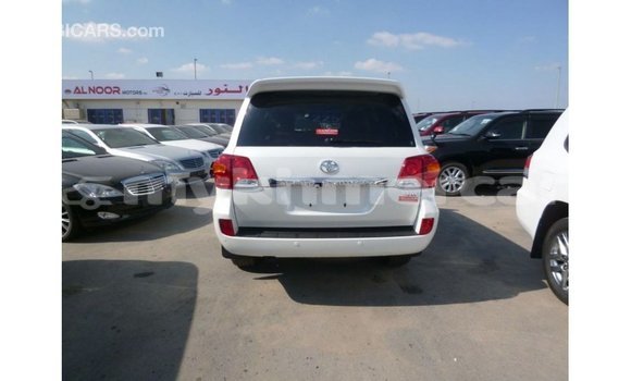 ទិញ នាំចូល Toyota Land Cruiser White ឡាន} ក្នុង Import - Dubai ក្នុង Kampot Province ទិញ នាំចូល Toyota Land Cruiser White ឡាន} ក្នុង Import - Dubai ក្នុង Kampot Province