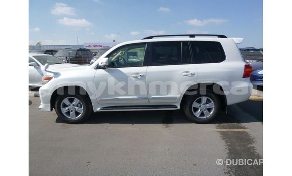 ទិញ នាំចូល Toyota Land Cruiser White ឡាន} ក្នុង Import - Dubai ក្នុង Kampot Province ទិញ នាំចូល Toyota Land Cruiser White ឡាន} ក្នុង Import - Dubai ក្នុង Kampot Province
