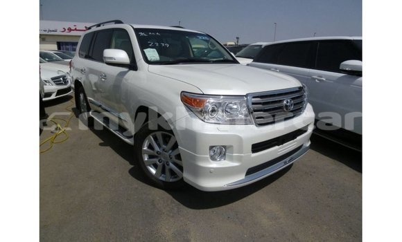 ទិញ នាំចូល Toyota Land Cruiser White ឡាន} ក្នុង Import - Dubai ក្នុង Kampot Province ទិញ នាំចូល Toyota Land Cruiser White ឡាន} ក្នុង Import - Dubai ក្នុង Kampot Province