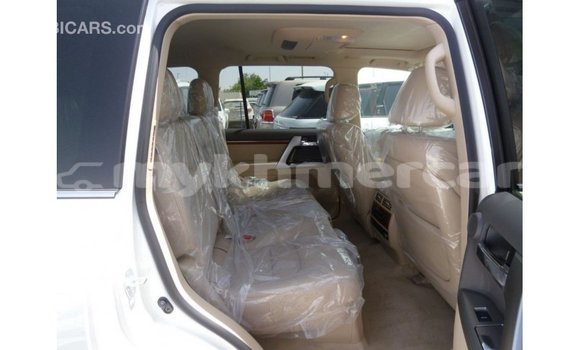 ទិញ នាំចូល Toyota Land Cruiser White ឡាន} ក្នុង Import - Dubai ក្នុង Kampot Province ទិញ នាំចូល Toyota Land Cruiser White ឡាន} ក្នុង Import - Dubai ក្នុង Kampot Province