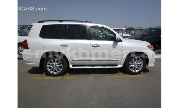 ទិញ នាំចូល Toyota Land Cruiser White ឡាន} ក្នុង Import - Dubai ក្នុង Kampot Province ទិញ នាំចូល Toyota Land Cruiser White ឡាន} ក្នុង Import - Dubai ក្នុង Kampot Province
