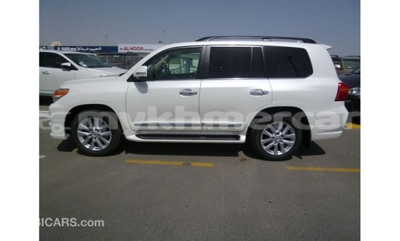 ទិញ នាំចូល Toyota Land Cruiser White ឡាន} ក្នុង Import - Dubai ក្នុង Kampot Province ទិញ នាំចូល Toyota Land Cruiser White ឡាន} ក្នុង Import - Dubai ក្នុង Kampot Province