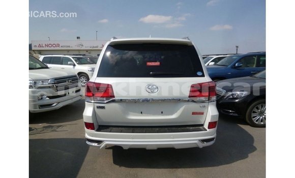 ទិញ នាំចូល Toyota Land Cruiser White ឡាន} ក្នុង Import - Dubai ក្នុង Kampot Province ទិញ នាំចូល Toyota Land Cruiser White ឡាន} ក្នុង Import - Dubai ក្នុង Kampot Province