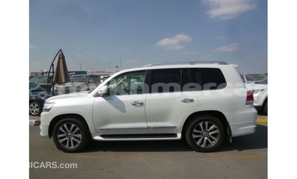 ទិញ នាំចូល Toyota Land Cruiser White ឡាន} ក្នុង Import - Dubai ក្នុង Kampot Province ទិញ នាំចូល Toyota Land Cruiser White ឡាន} ក្នុង Import - Dubai ក្នុង Kampot Province