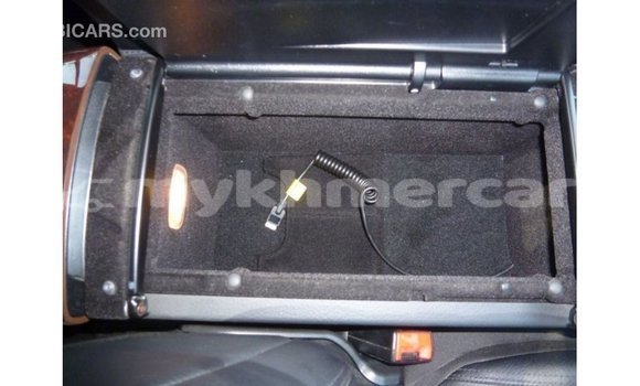 Acheter Import Voiture Mercedes-Benz 190 (W201) Blanc à Import - Dubai, Kampot Province Acheter Import Voiture Mercedes-Benz 190 (W201) Blanc à Import - Dubai, Kampot Province