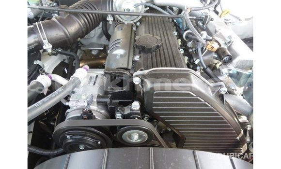 Acheter Import Voiture Toyota Land Cruiser Blanc à Import - Dubai, Kampot Province Acheter Import Voiture Toyota Land Cruiser Blanc à Import - Dubai, Kampot Province